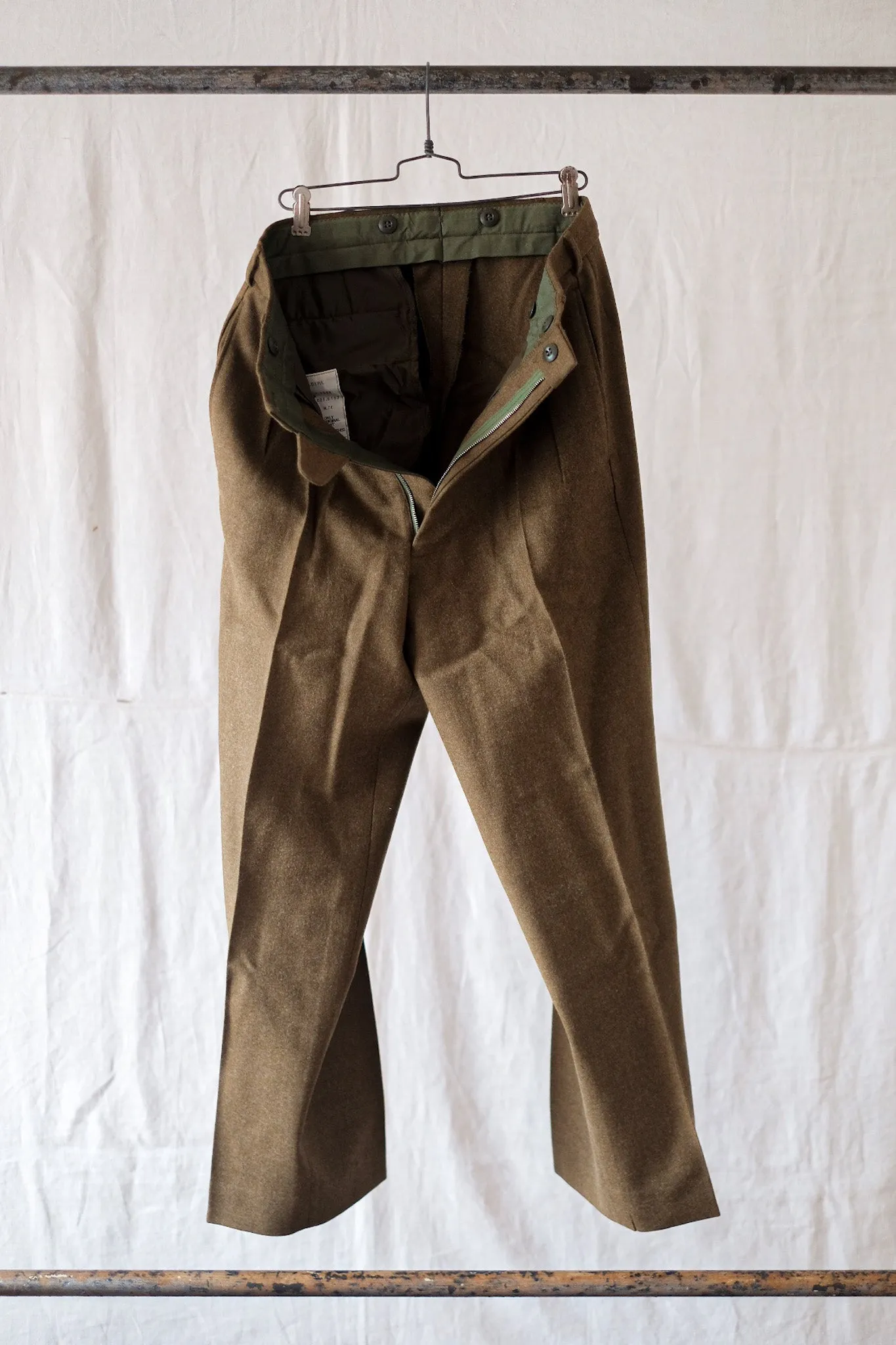 [~ 90's] Taille des pantalons de laine de l'armée australienne.76S