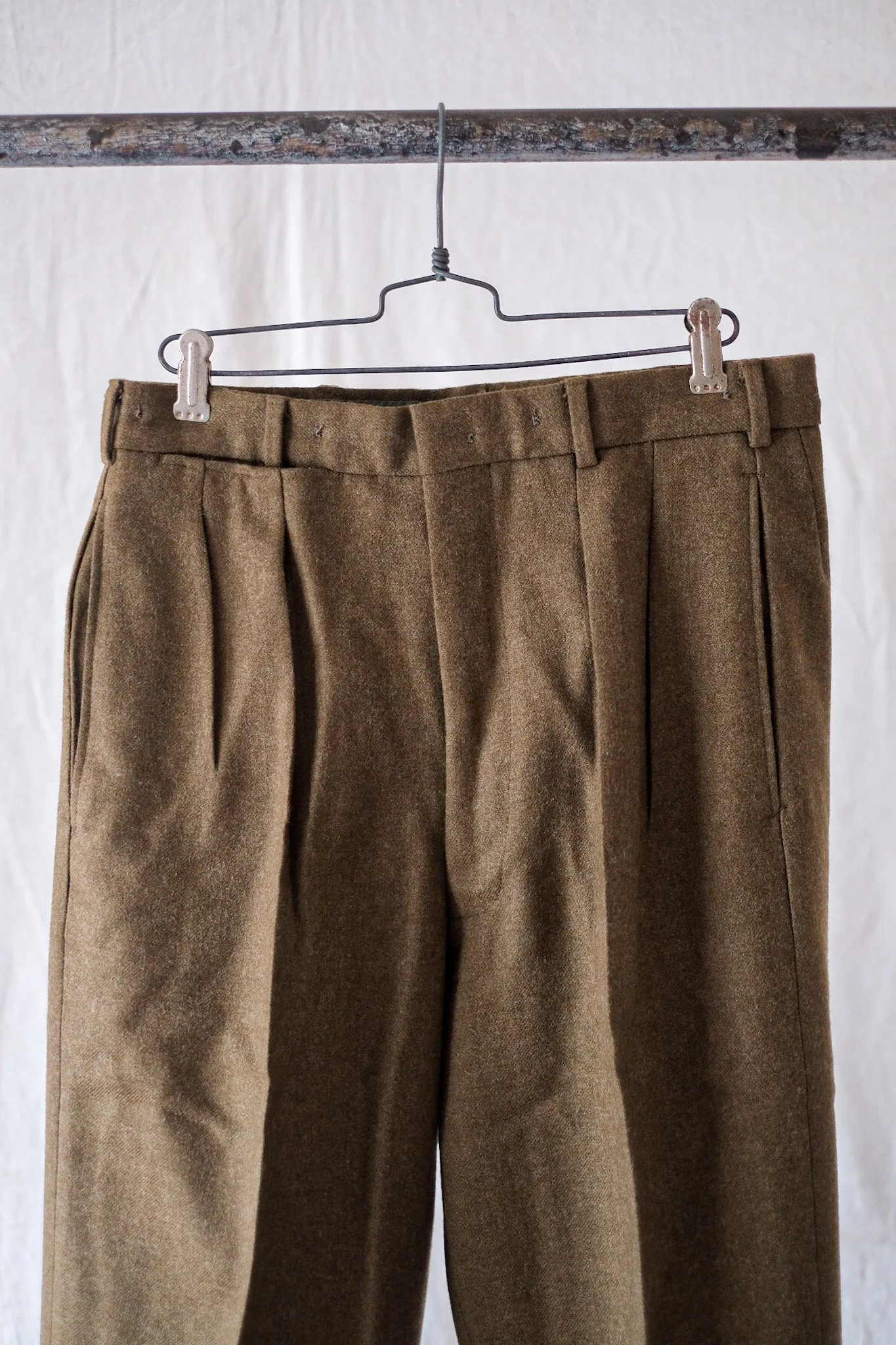 [~ 90's] Taille des pantalons de laine de l'armée australienne.76S