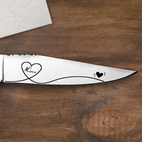 Couteau Opinel n°8 inox à graver - Modèle Ligne coeur