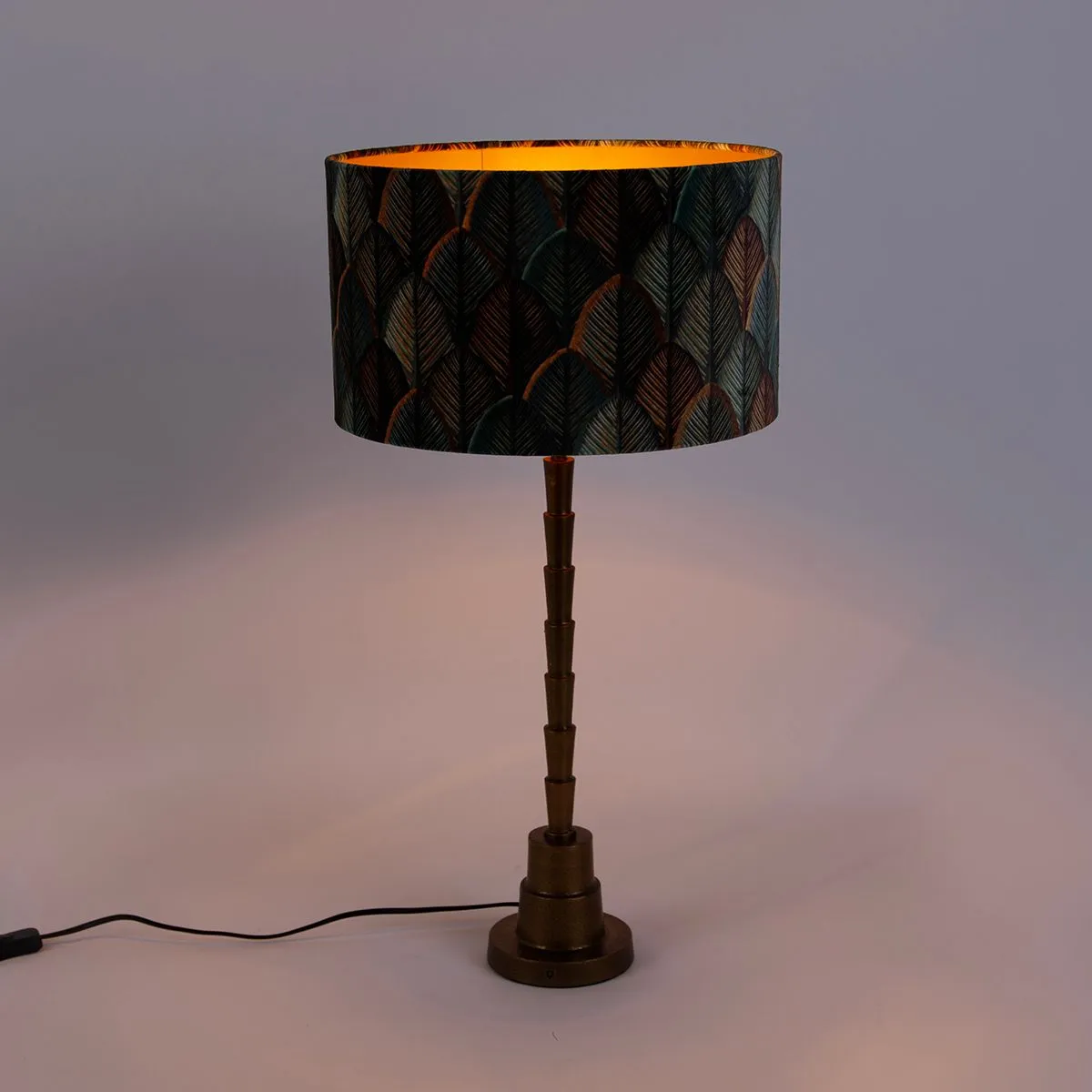 Lampe de table bronze avec abat-jour en velours motif feuilles et intérieur doré - Pisos